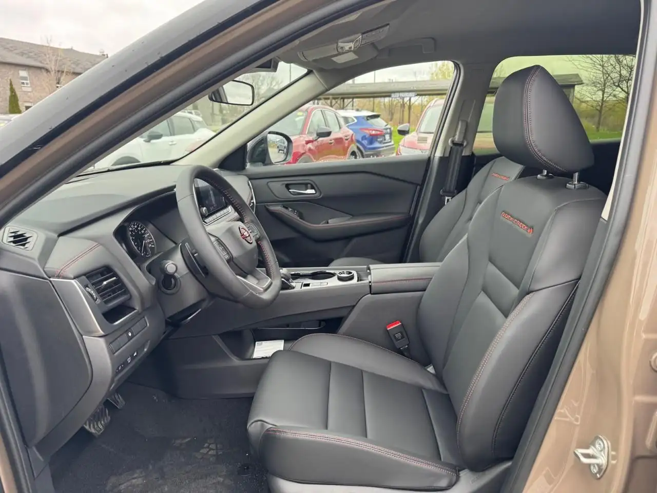 Nissan Rogue снимка Nissan Rogue