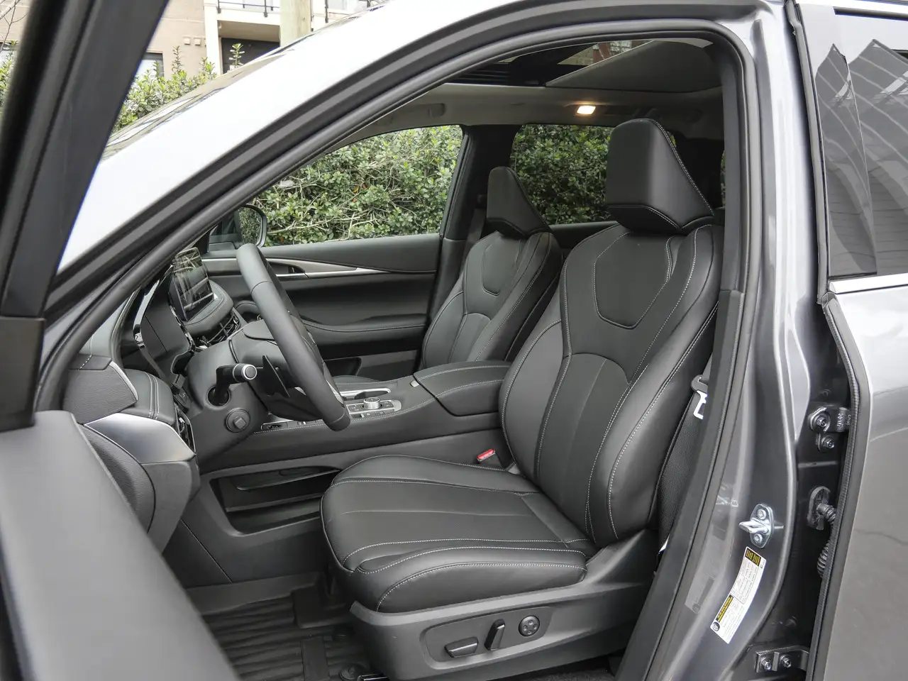 Infiniti QX60 снимка Infiniti QX60