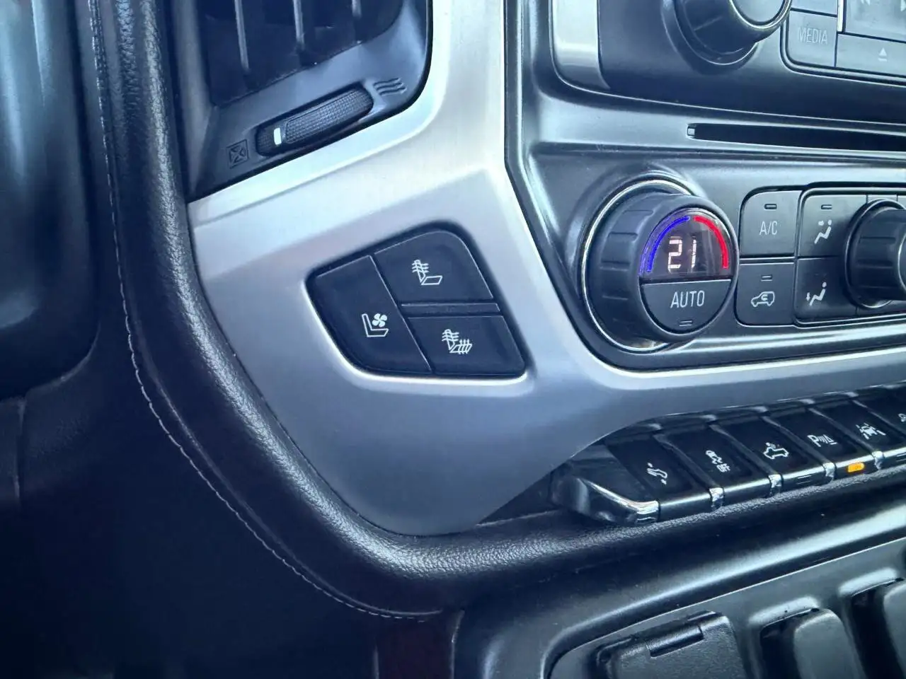 GMC Sierra 1500 photo GMC Sierra 1500