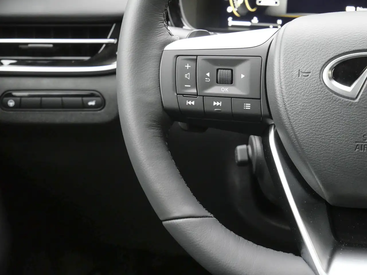 Infiniti QX60 снимка Infiniti QX60