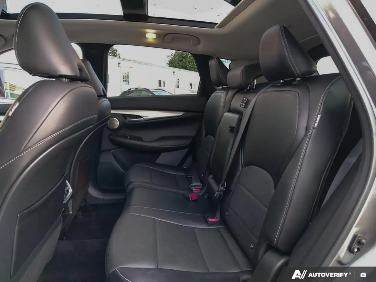 Infiniti QX50 снимка Infiniti QX50