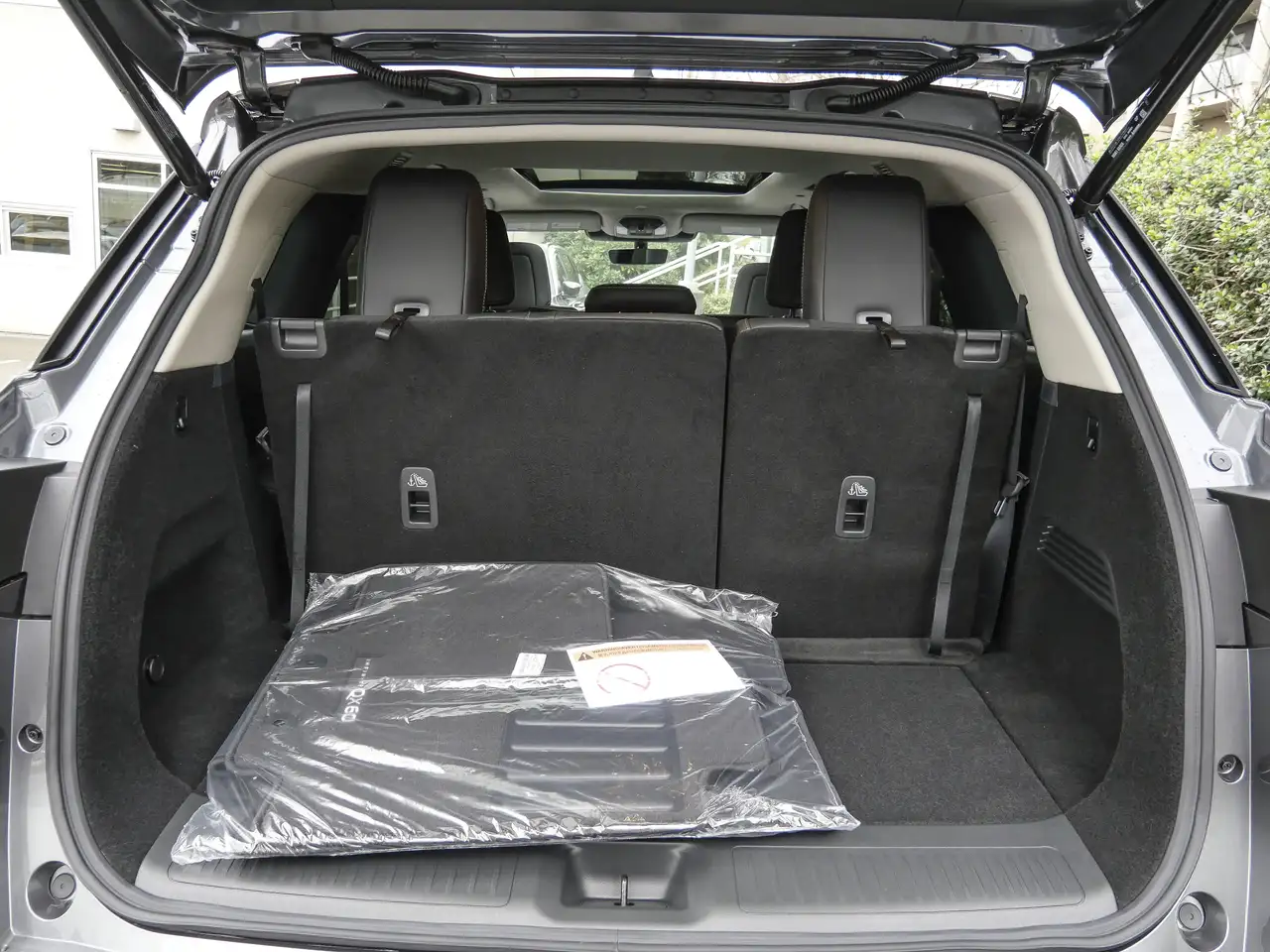 Infiniti QX60 снимка Infiniti QX60
