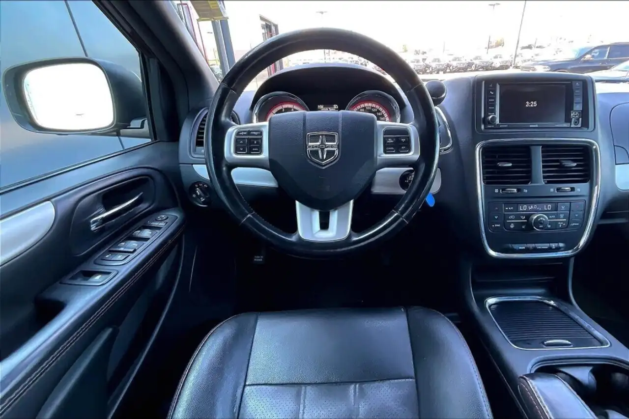 Dodge Grand Caravan fotografie Dodge Grand Caravan