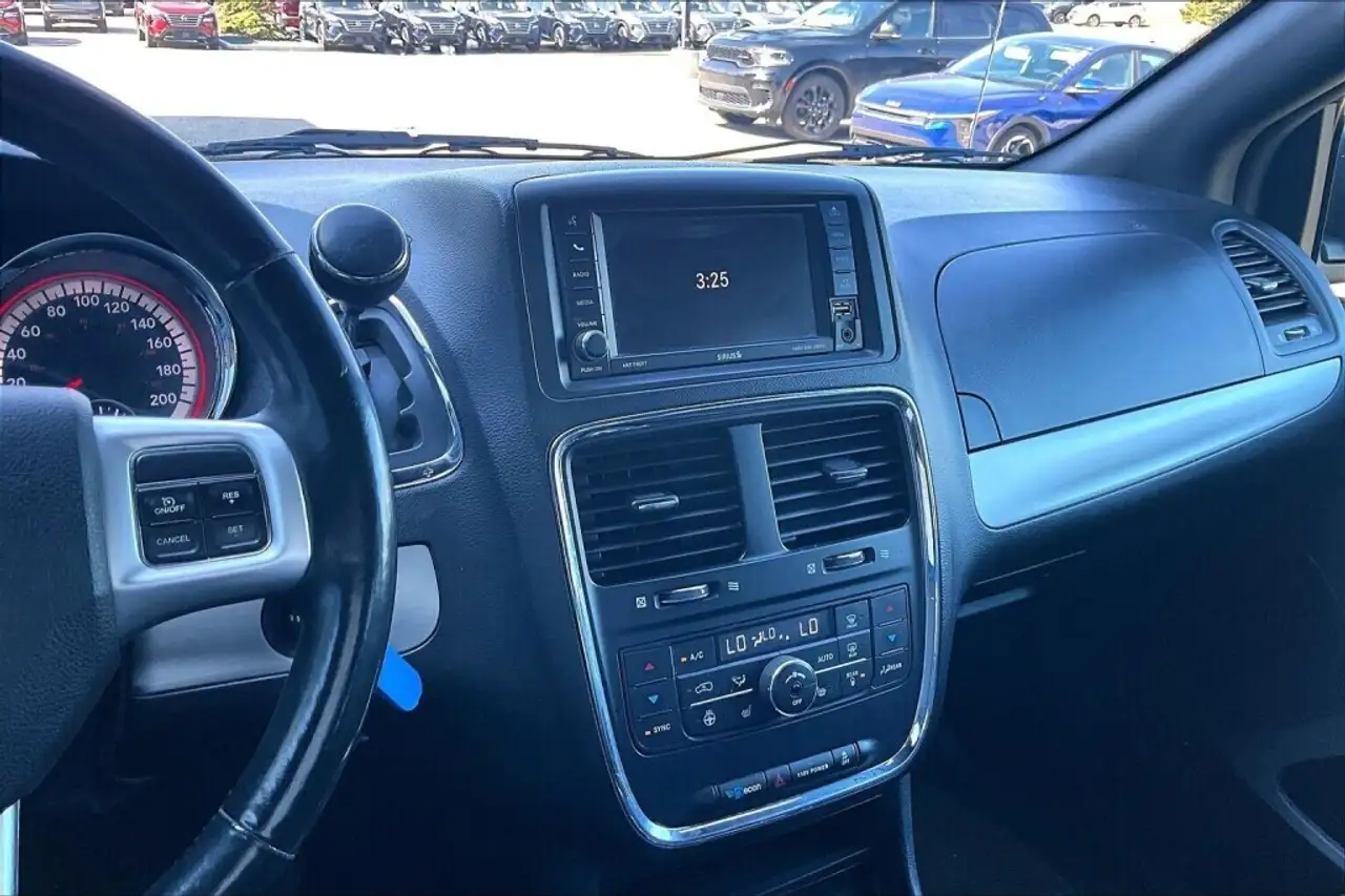 Dodge Grand Caravan fotografie Dodge Grand Caravan
