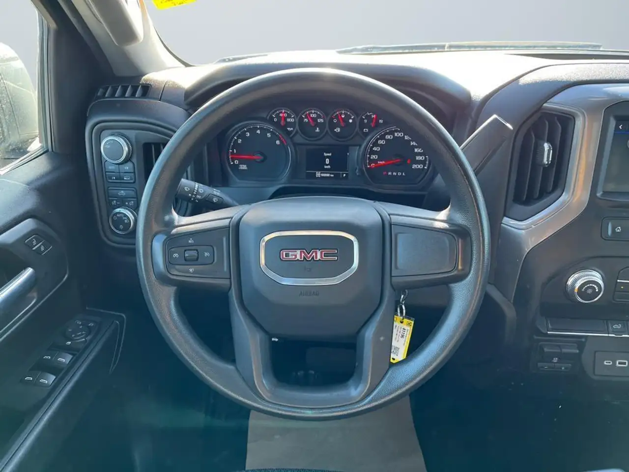 GMC Sierra 1500 снимка GMC Sierra 1500