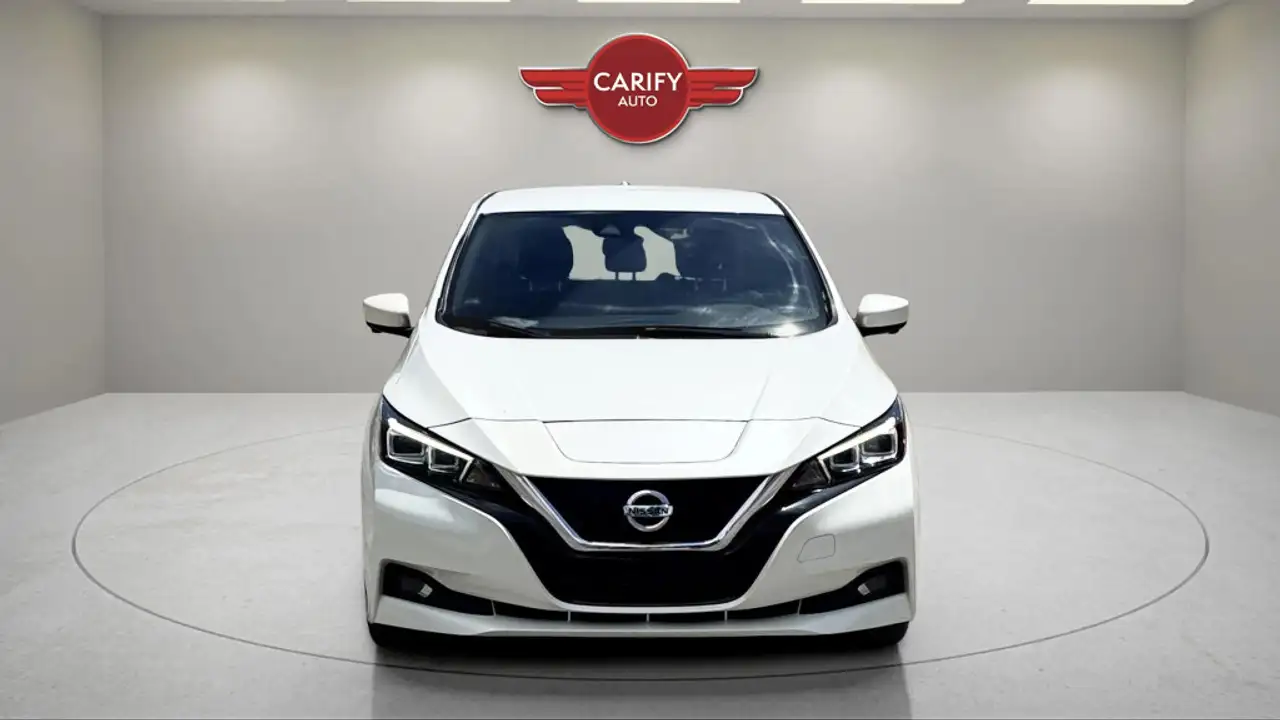 Nissan Leaf photo Nissan Leaf