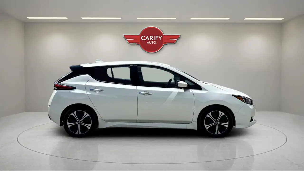 Nissan Leaf photo Nissan Leaf