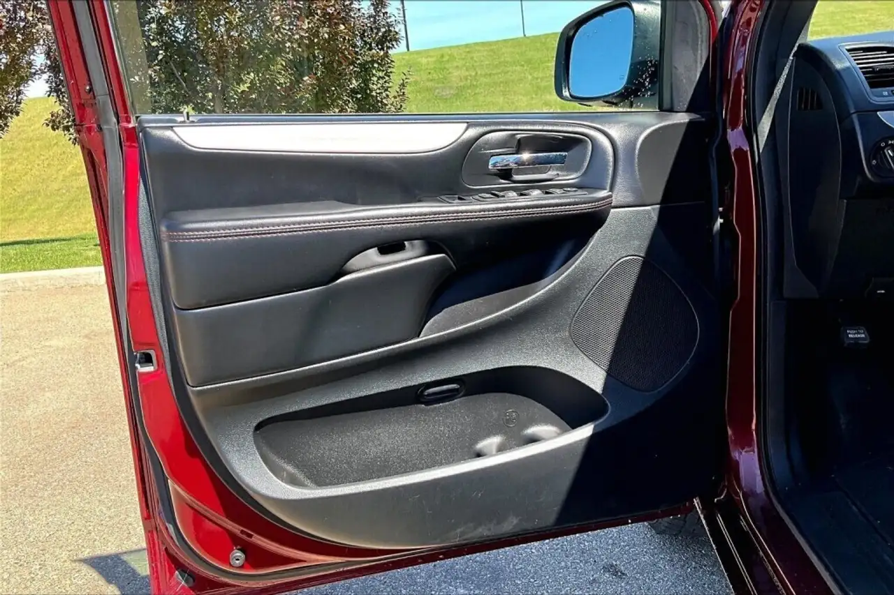 Dodge Grand Caravan fotografie Dodge Grand Caravan