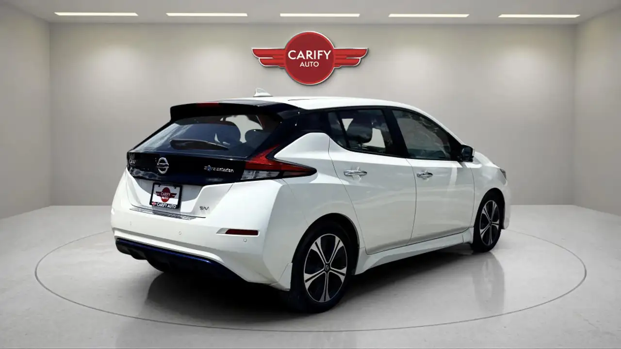 Nissan Leaf photo Nissan Leaf