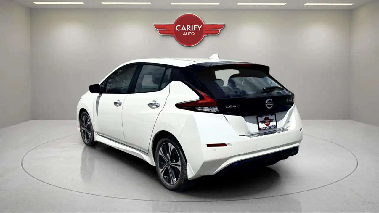 Nissan Leaf photo Nissan Leaf