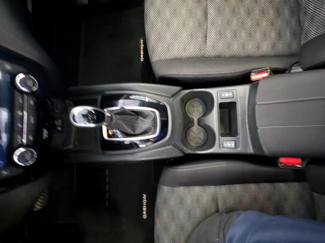 Nissan Qashqai снимка Nissan Qashqai