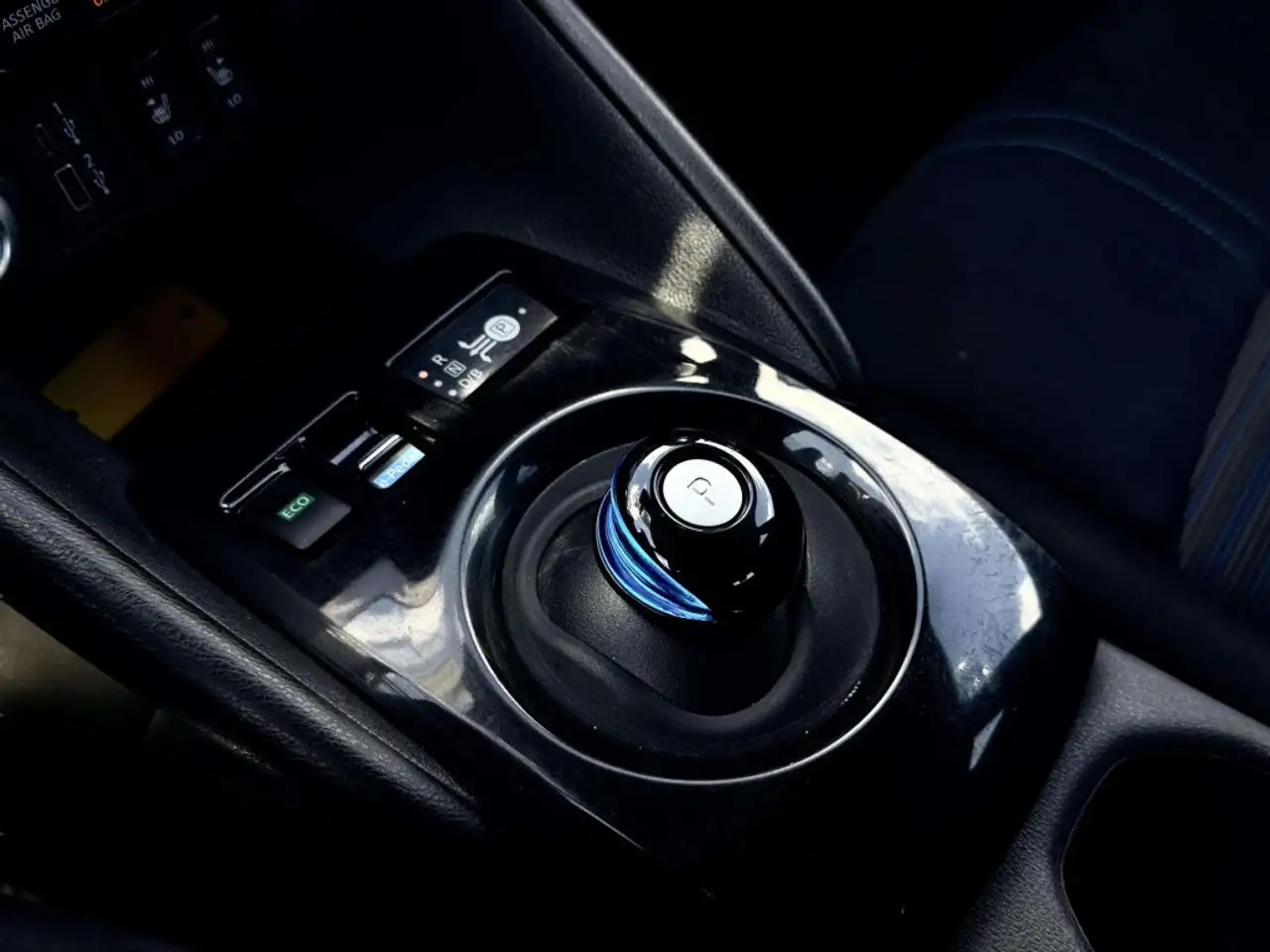 Nissan Leaf photo Nissan Leaf