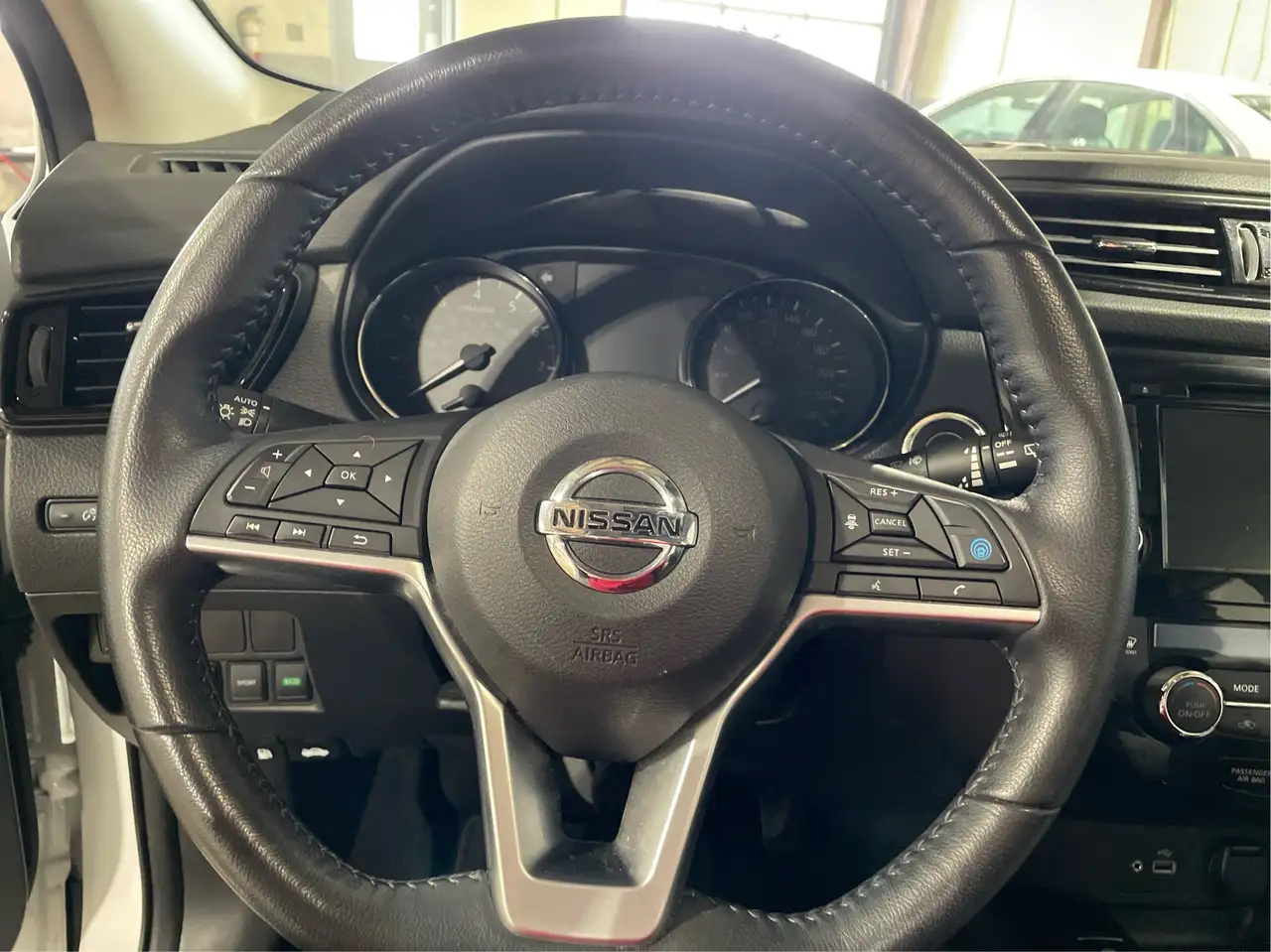 Nissan Qashqai снимка Nissan Qashqai