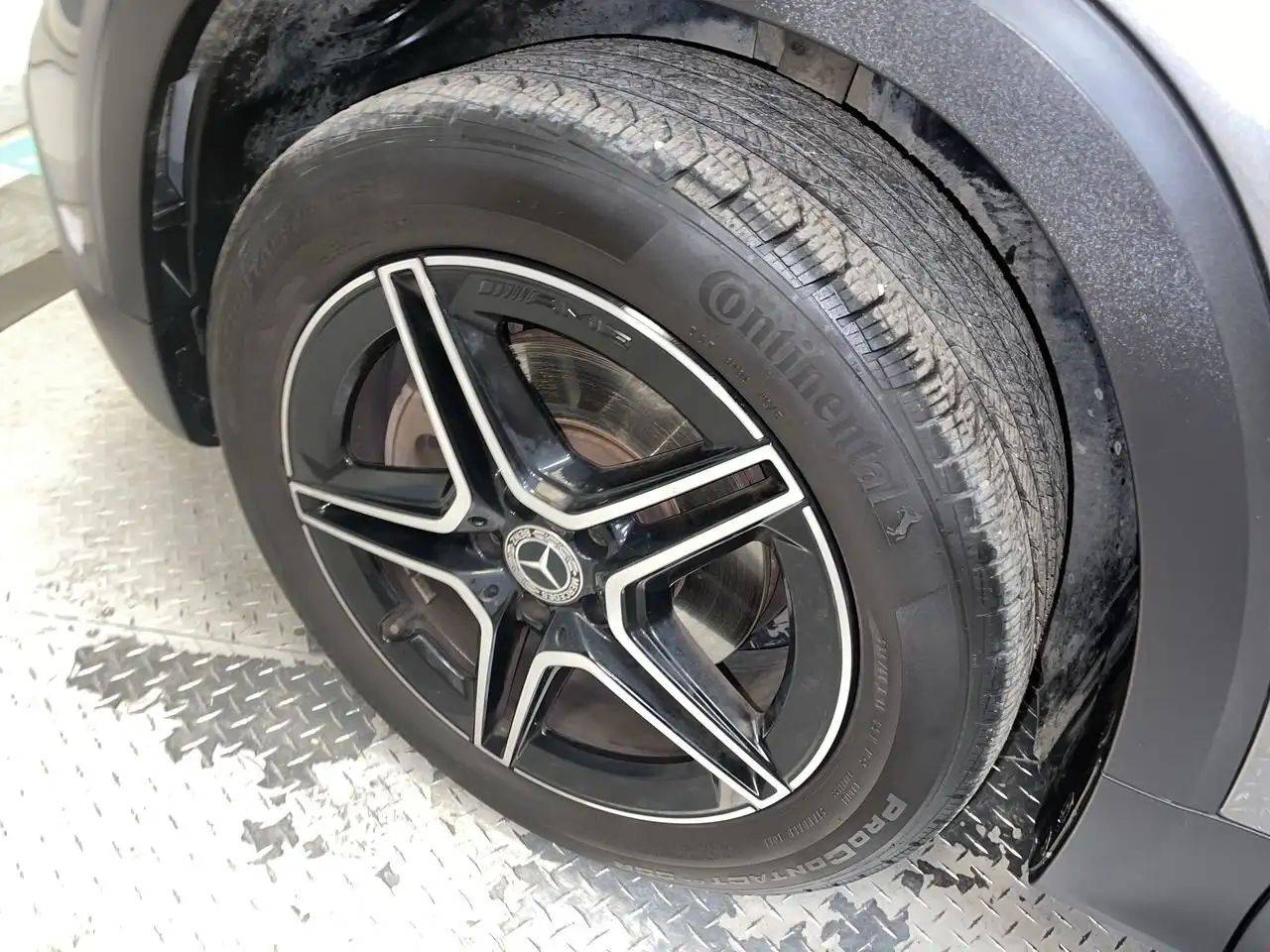 Mercedes-Benz GLB снимка Mercedes-Benz GLB