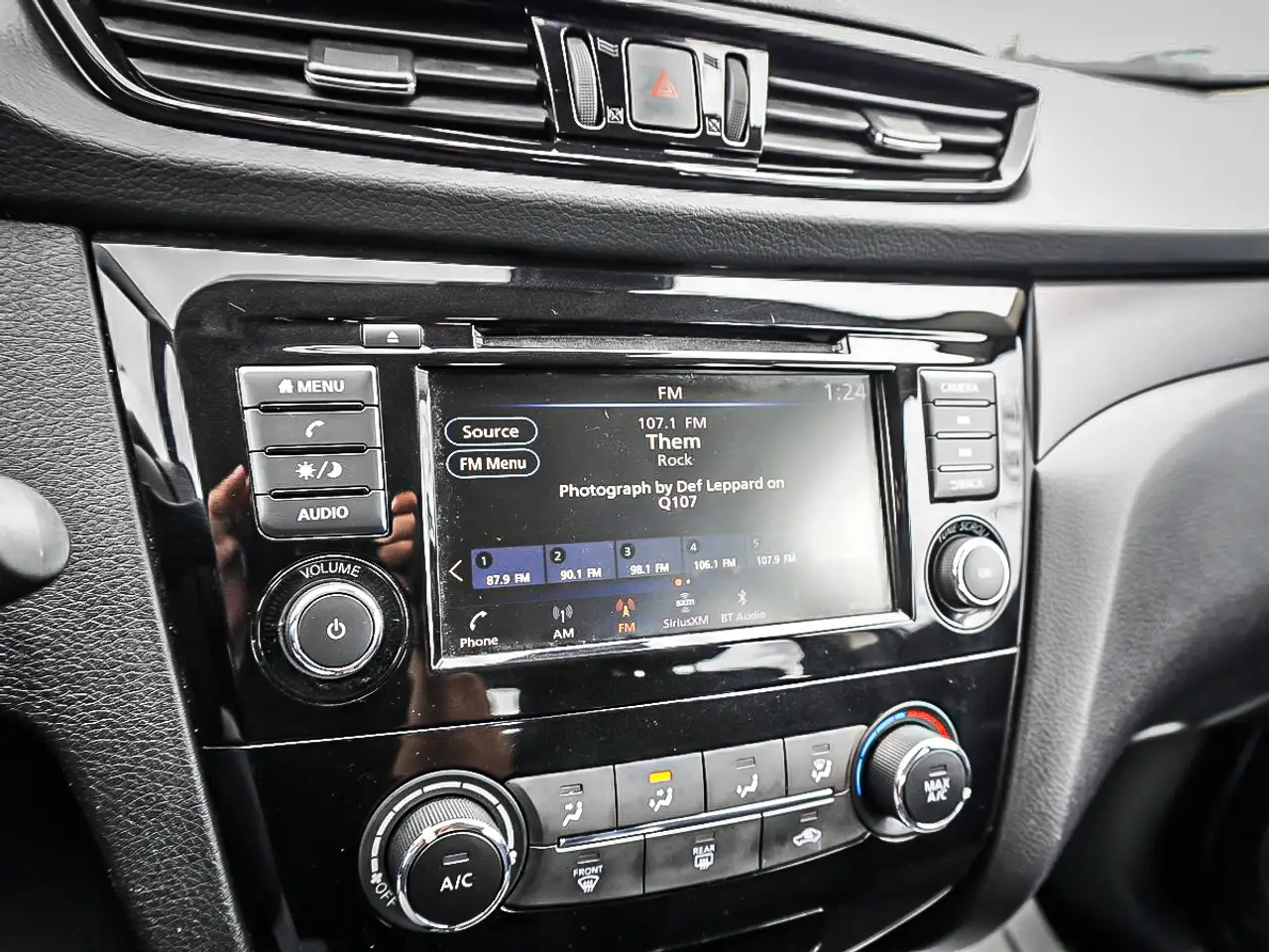 Nissan Qashqai снимка Nissan Qashqai