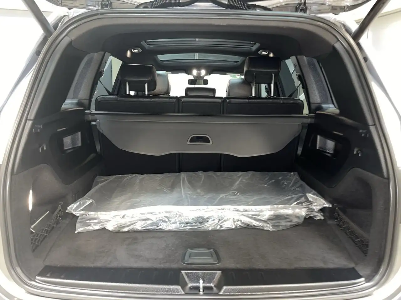 Mercedes-Benz GLB снимка Mercedes-Benz GLB