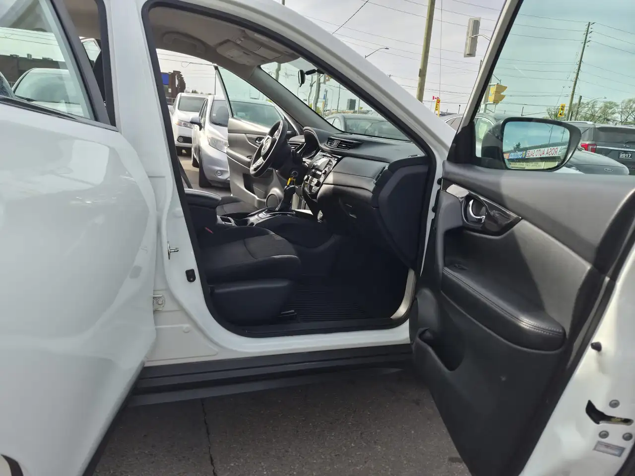 Nissan Rogue снимка Nissan Rogue