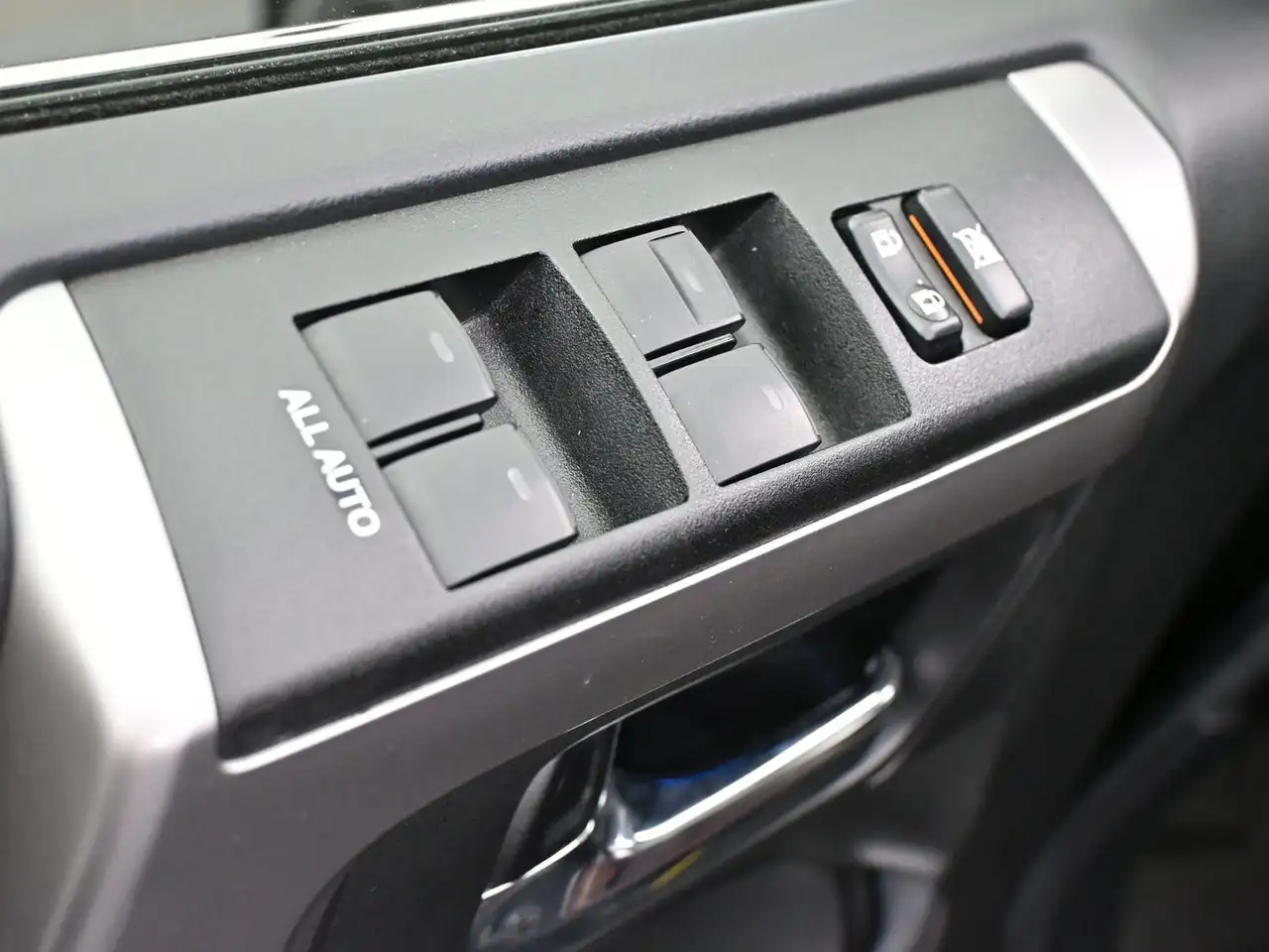 Toyota 4-Runner снимка Toyota 4-Runner