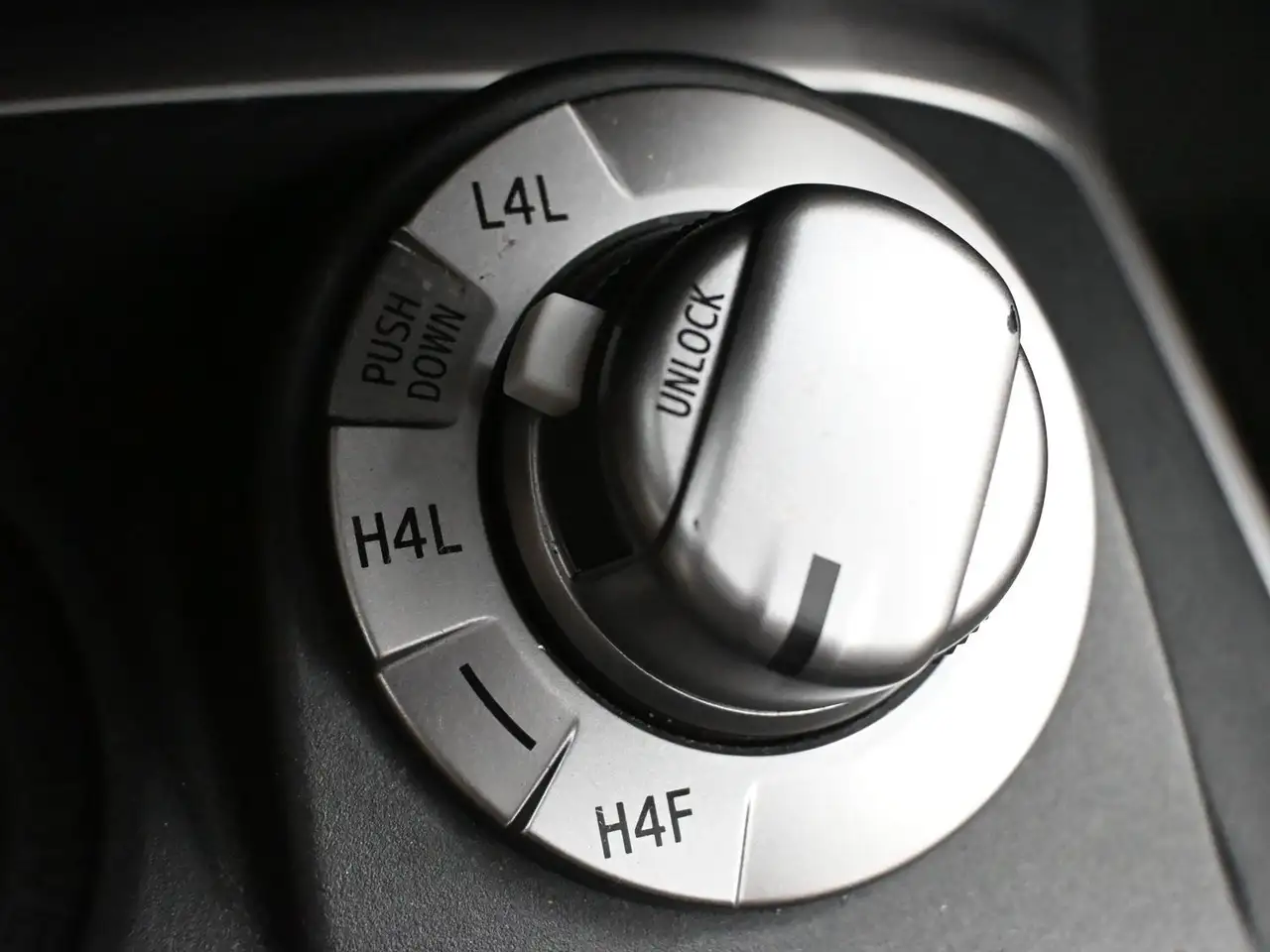 Toyota 4-Runner снимка Toyota 4-Runner