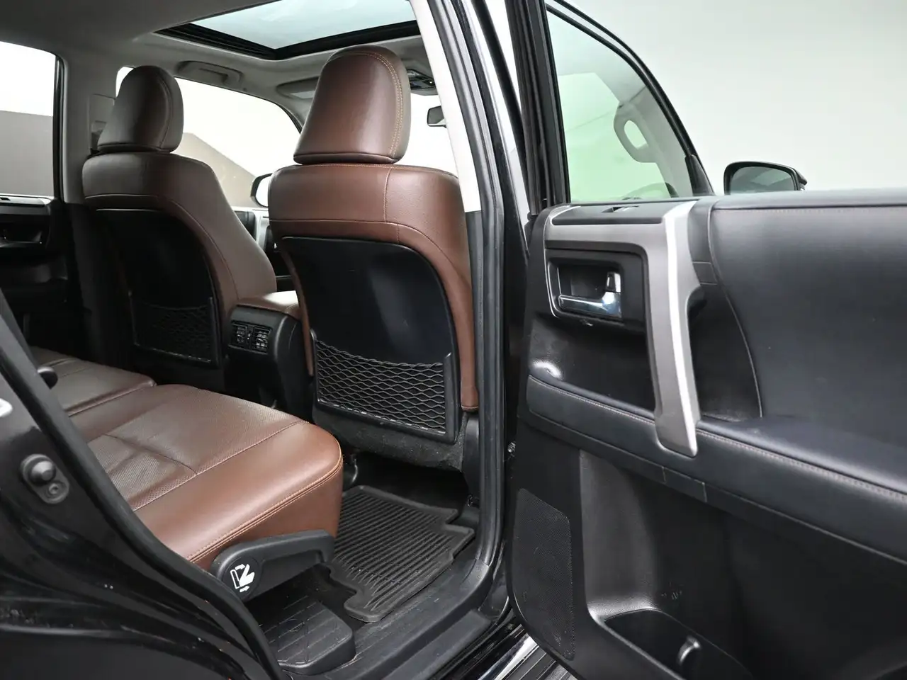 Toyota 4-Runner снимка Toyota 4-Runner