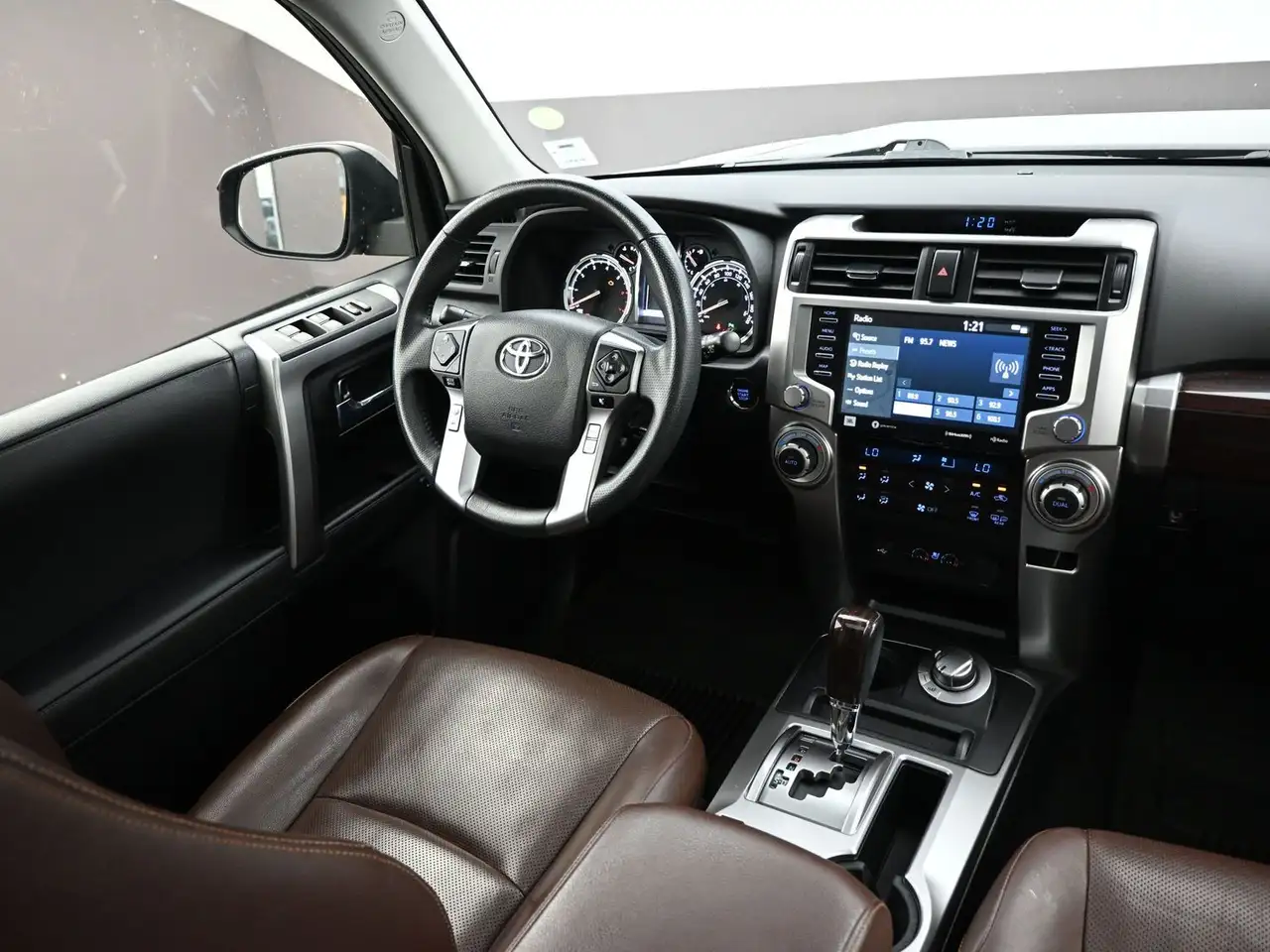 Toyota 4-Runner снимка Toyota 4-Runner