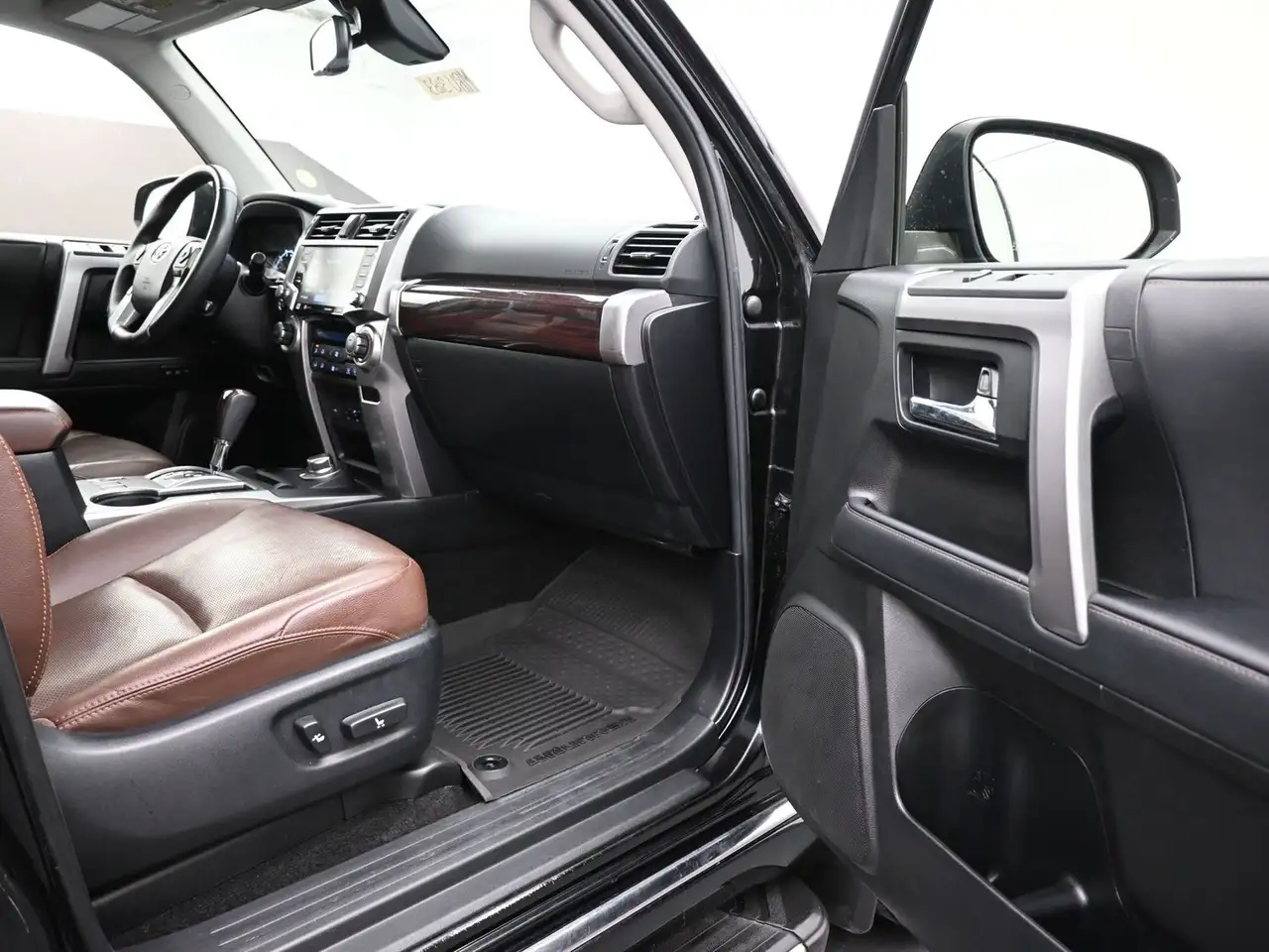 Toyota 4-Runner снимка Toyota 4-Runner