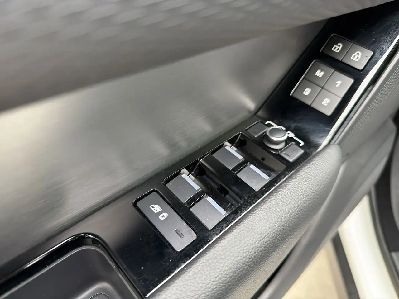 Land Rover Range Rover Velar снимка Land Rover Range Rover Velar