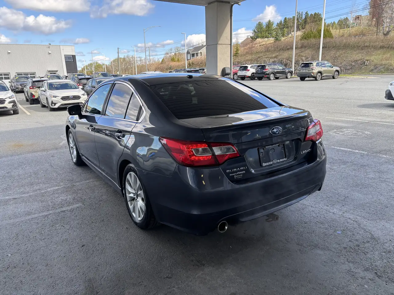 Subaru Legacy снимка Subaru Legacy