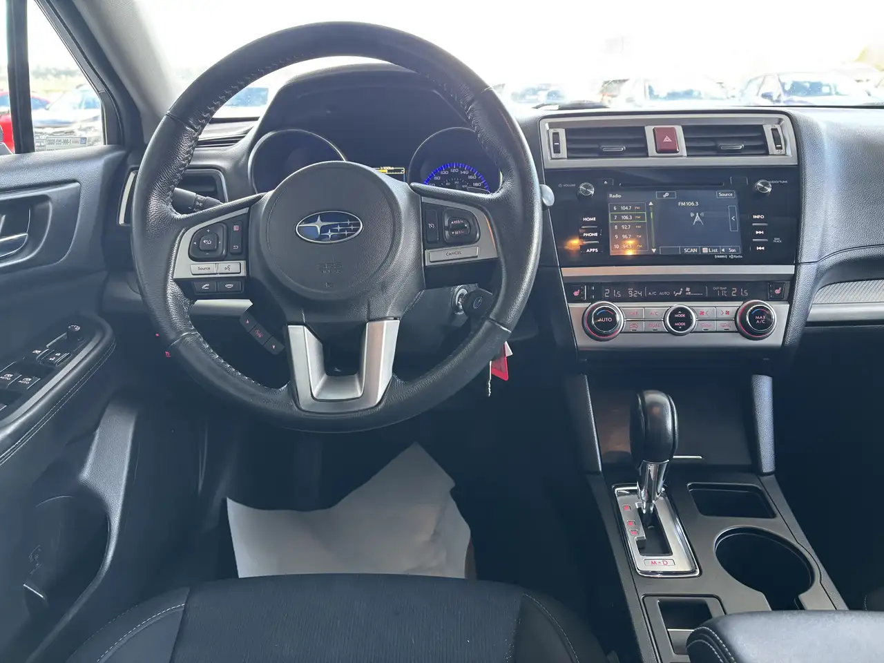 Subaru Legacy снимка Subaru Legacy