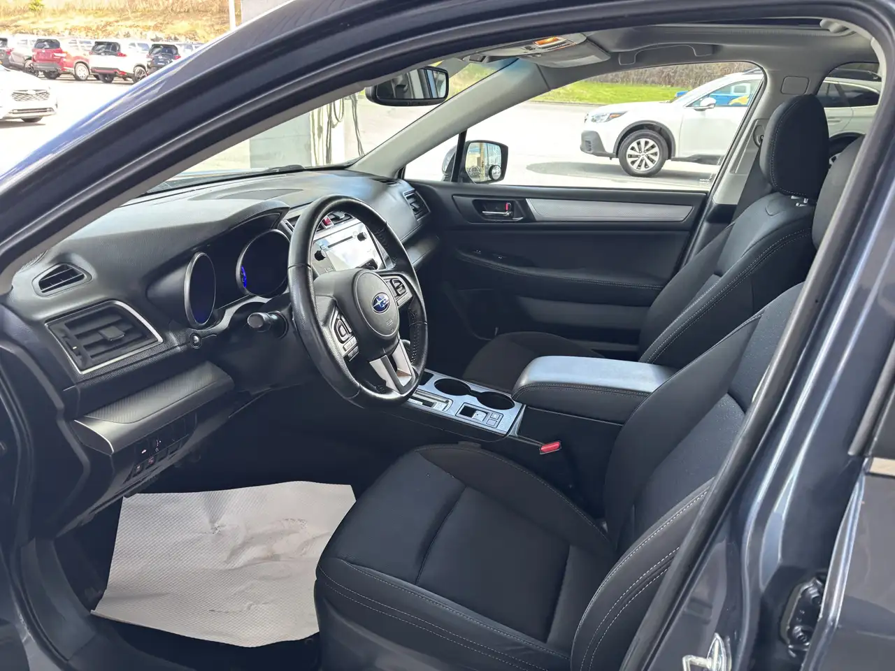 Subaru Legacy снимка Subaru Legacy