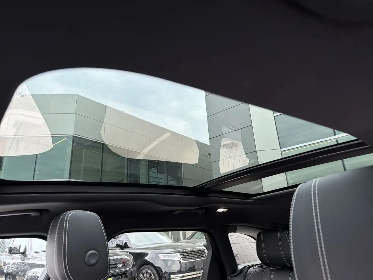 Land Rover Range Rover Velar снимка Land Rover Range Rover Velar