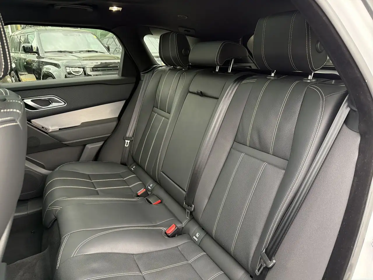 Land Rover Range Rover Velar снимка Land Rover Range Rover Velar