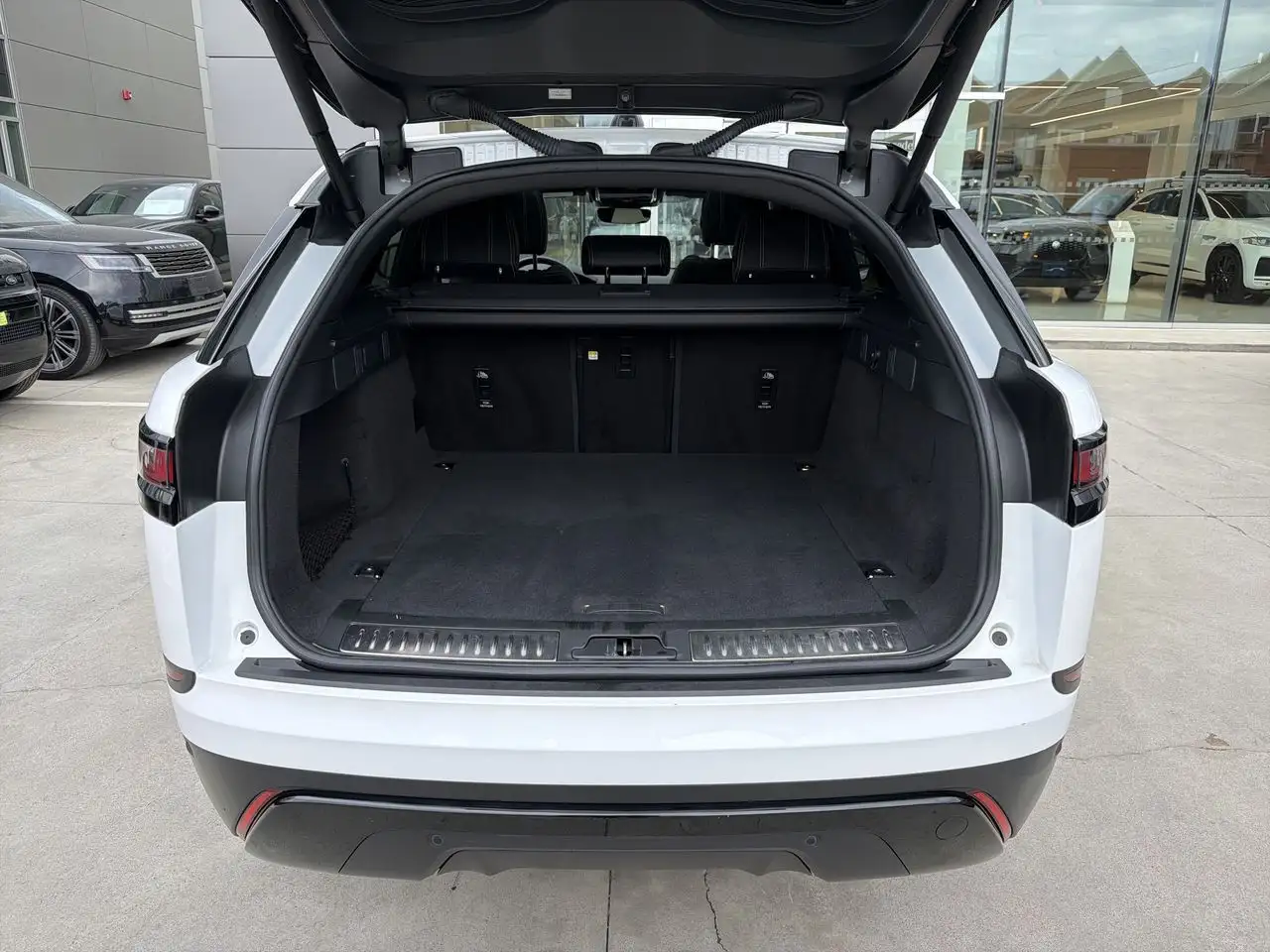 Land Rover Range Rover Velar снимка Land Rover Range Rover Velar