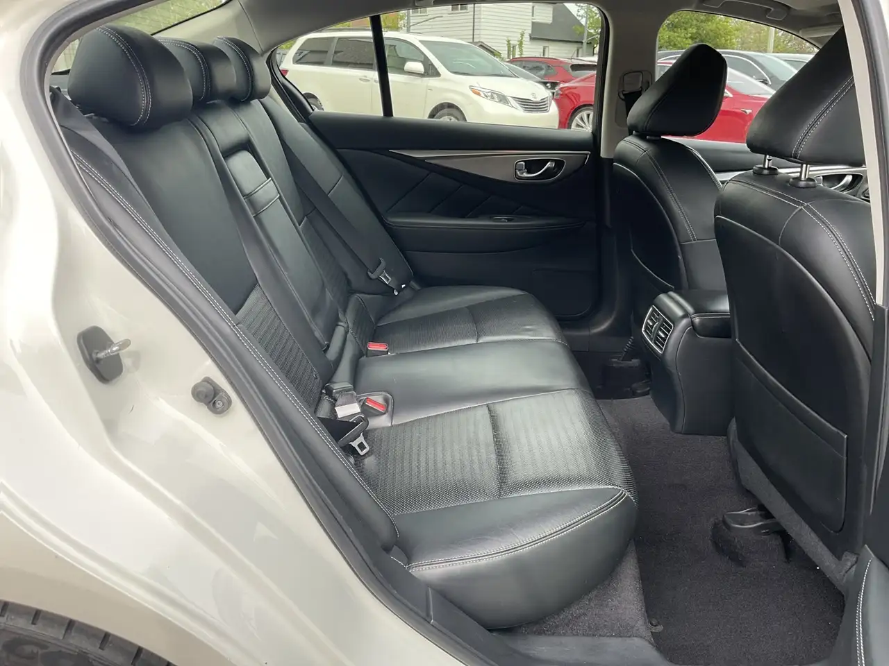 Infiniti Q50 photo Infiniti Q50