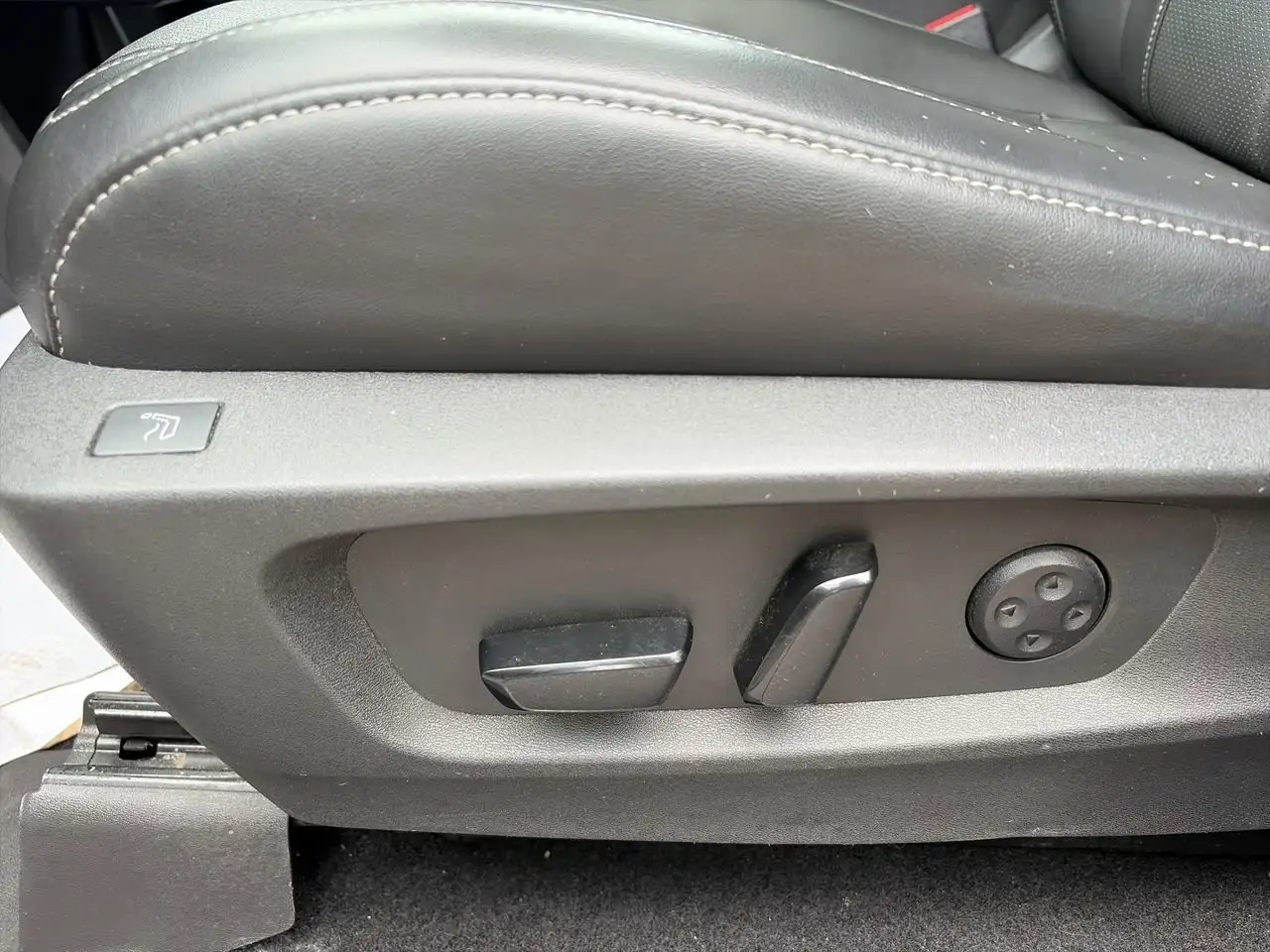Infiniti QX60 снимка Infiniti QX60