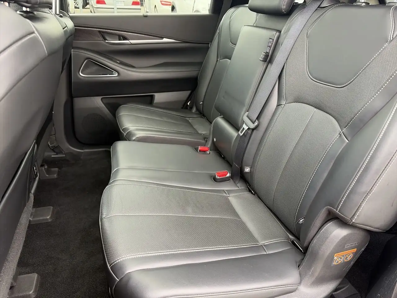 Infiniti QX60 снимка Infiniti QX60
