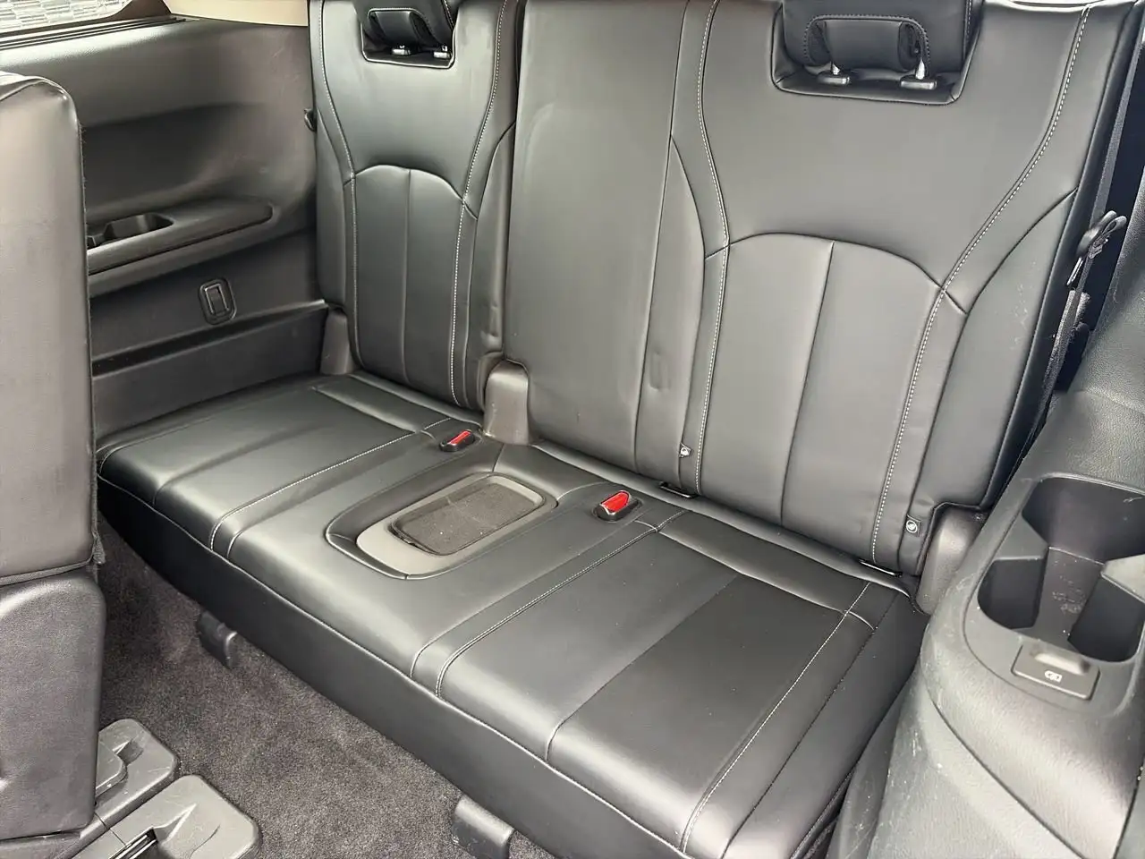 Infiniti QX60 снимка Infiniti QX60
