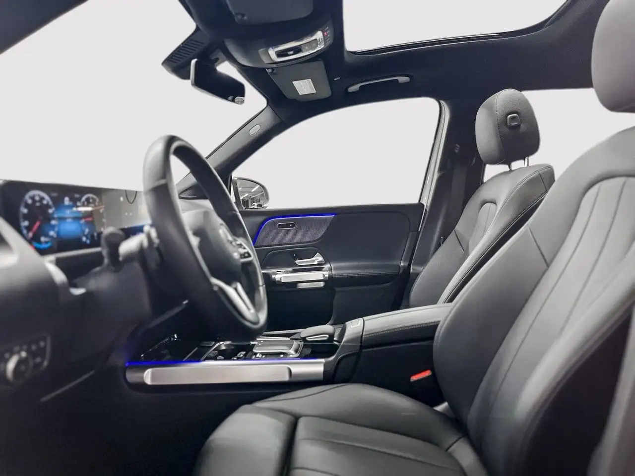 Mercedes-Benz GLB снимка Mercedes-Benz GLB
