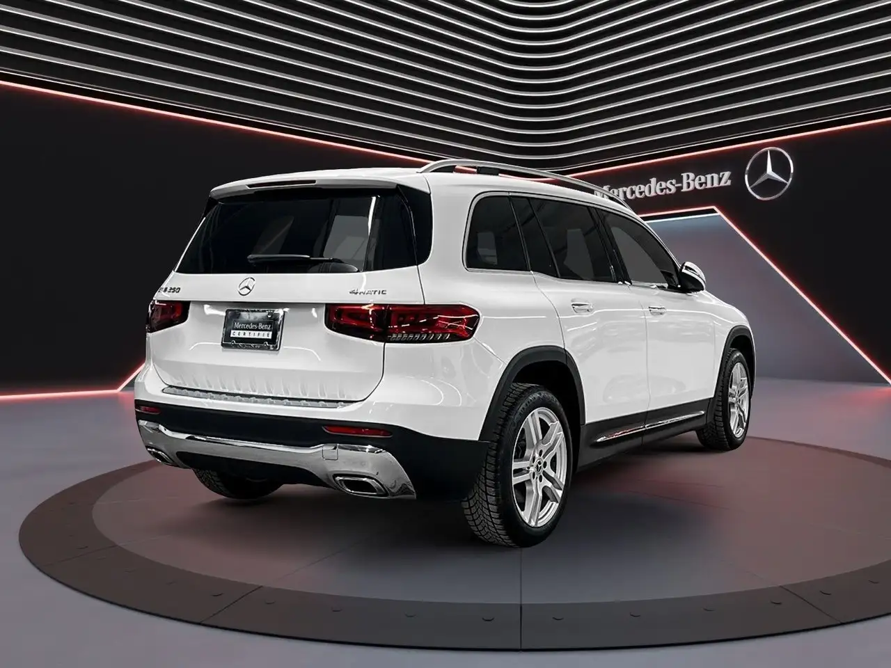 Mercedes-Benz GLB снимка Mercedes-Benz GLB