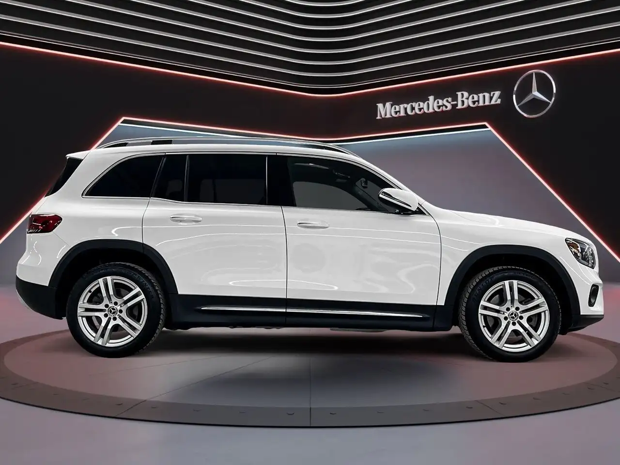 Mercedes-Benz GLB снимка Mercedes-Benz GLB
