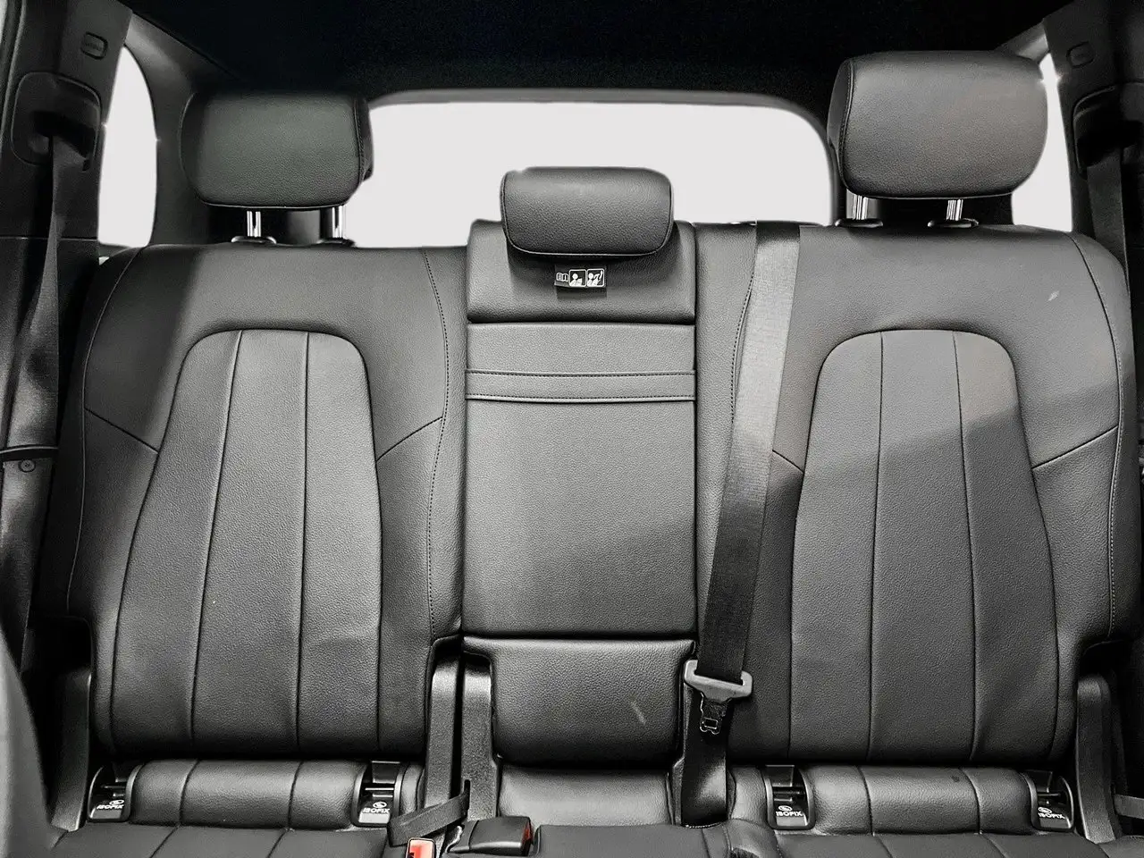 Mercedes-Benz GLB снимка Mercedes-Benz GLB
