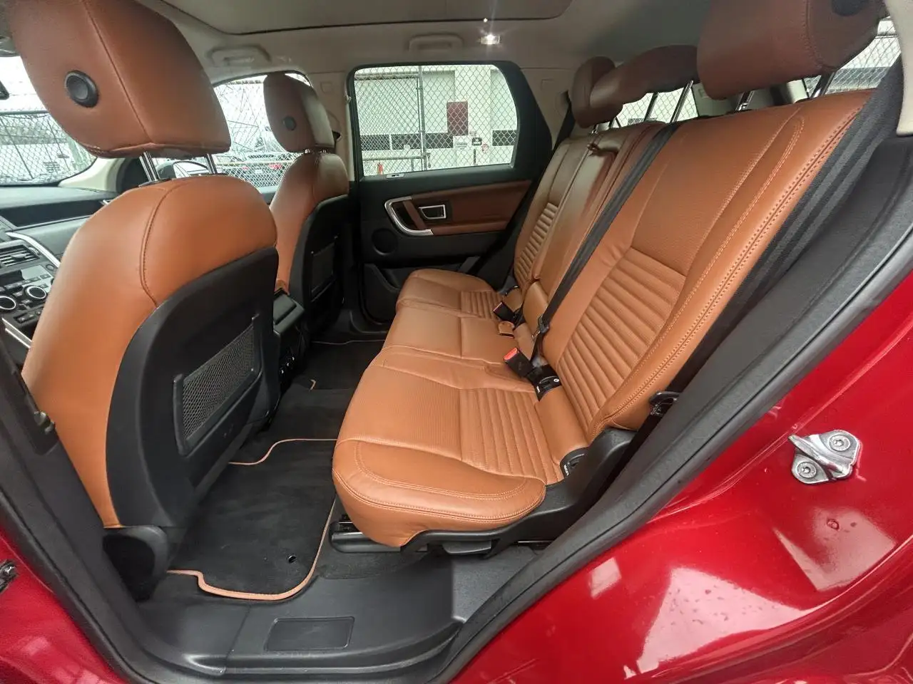 Land Rover Discovery Sport photo Land Rover Discovery Sport