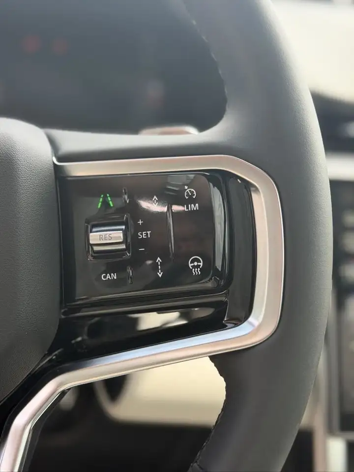 Land Rover Discovery Sport снимка Land Rover Discovery Sport
