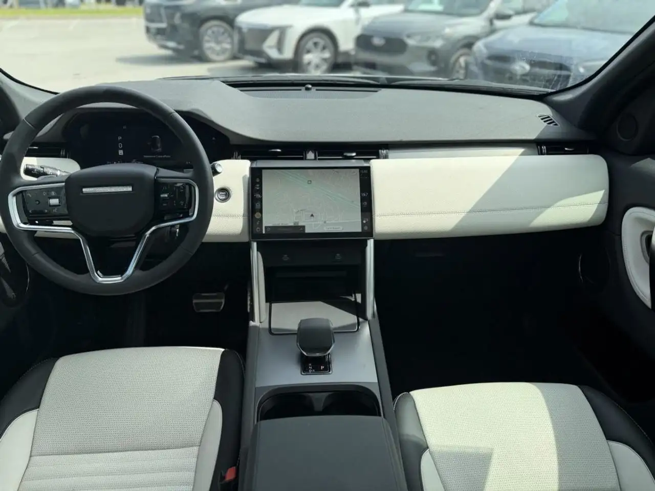 Land Rover Discovery Sport снимка Land Rover Discovery Sport