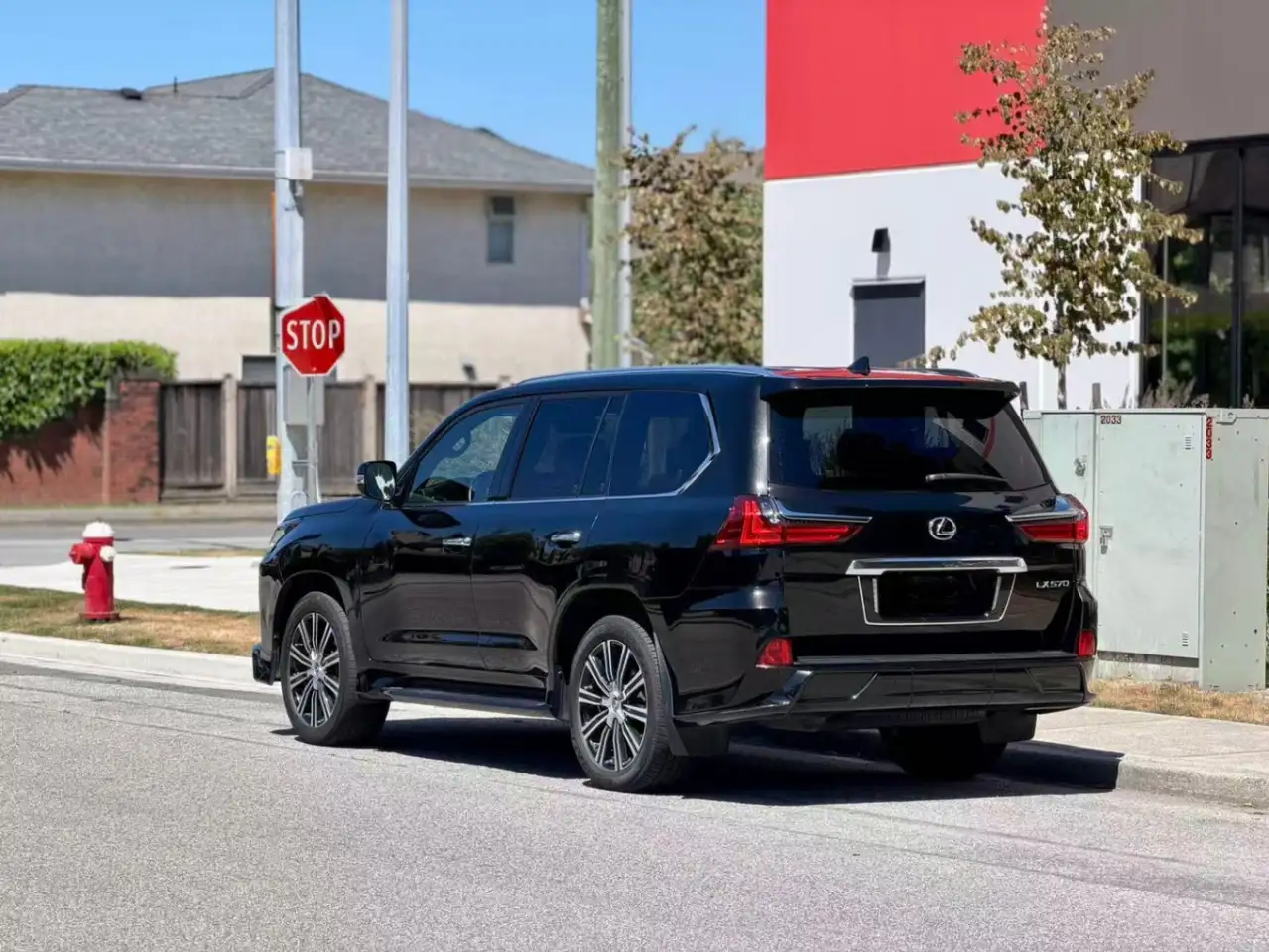 Lexus LX photo Lexus LX