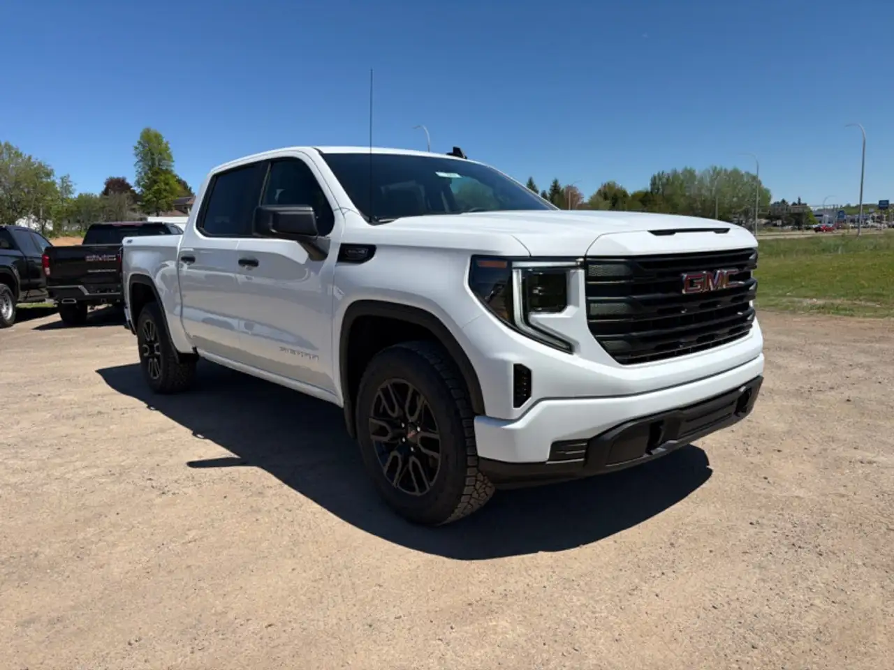GMC Sierra 1500 photo GMC Sierra 1500