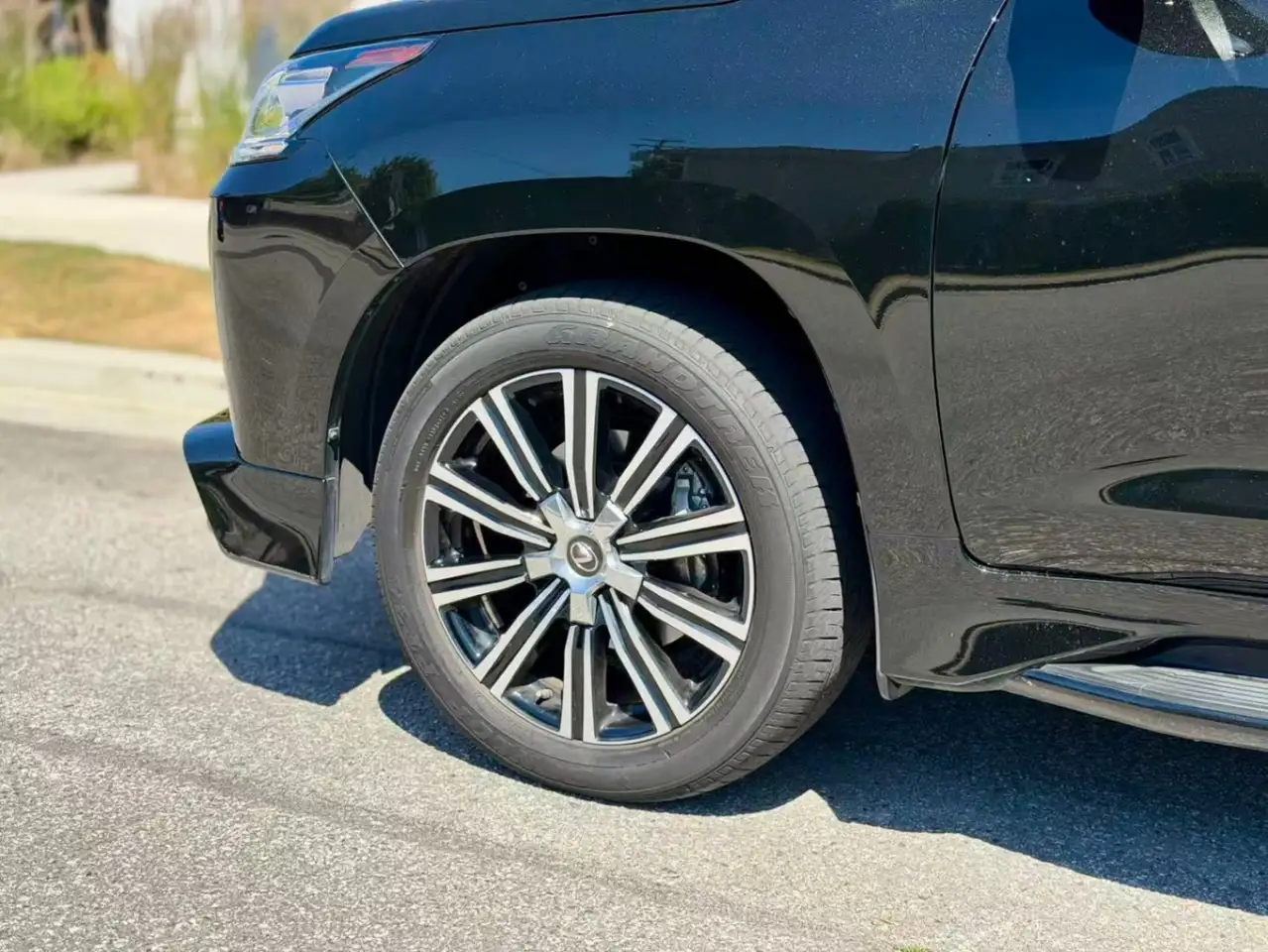 Lexus LX photo Lexus LX
