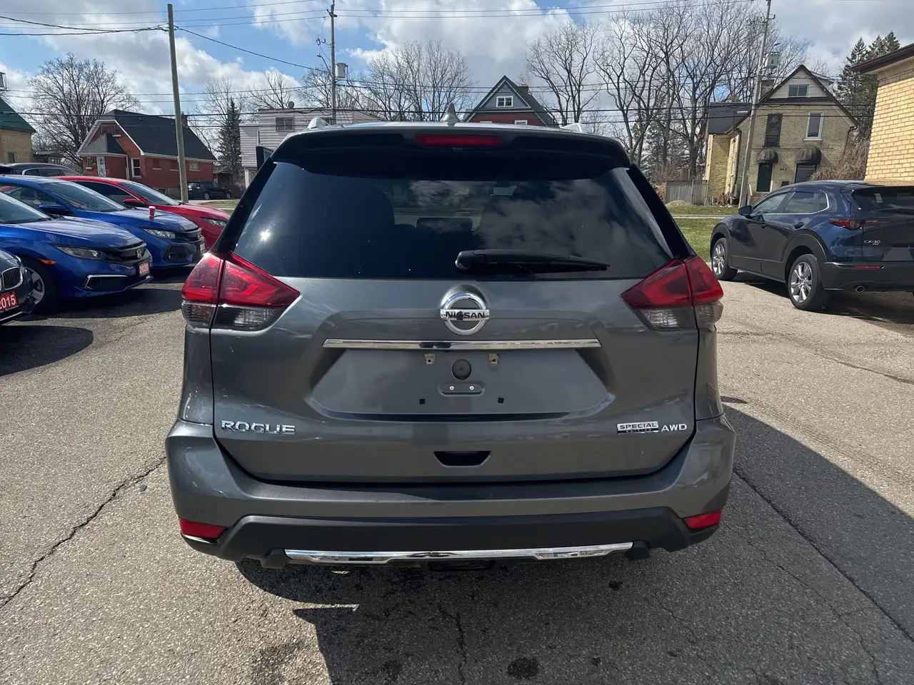 Nissan Rogue снимка Nissan Rogue