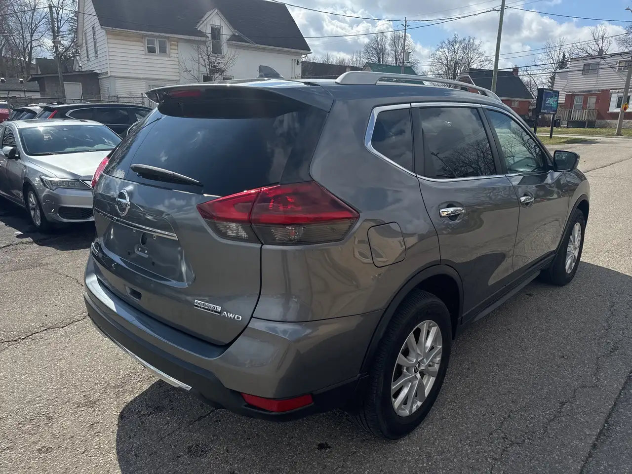 Nissan Rogue снимка Nissan Rogue