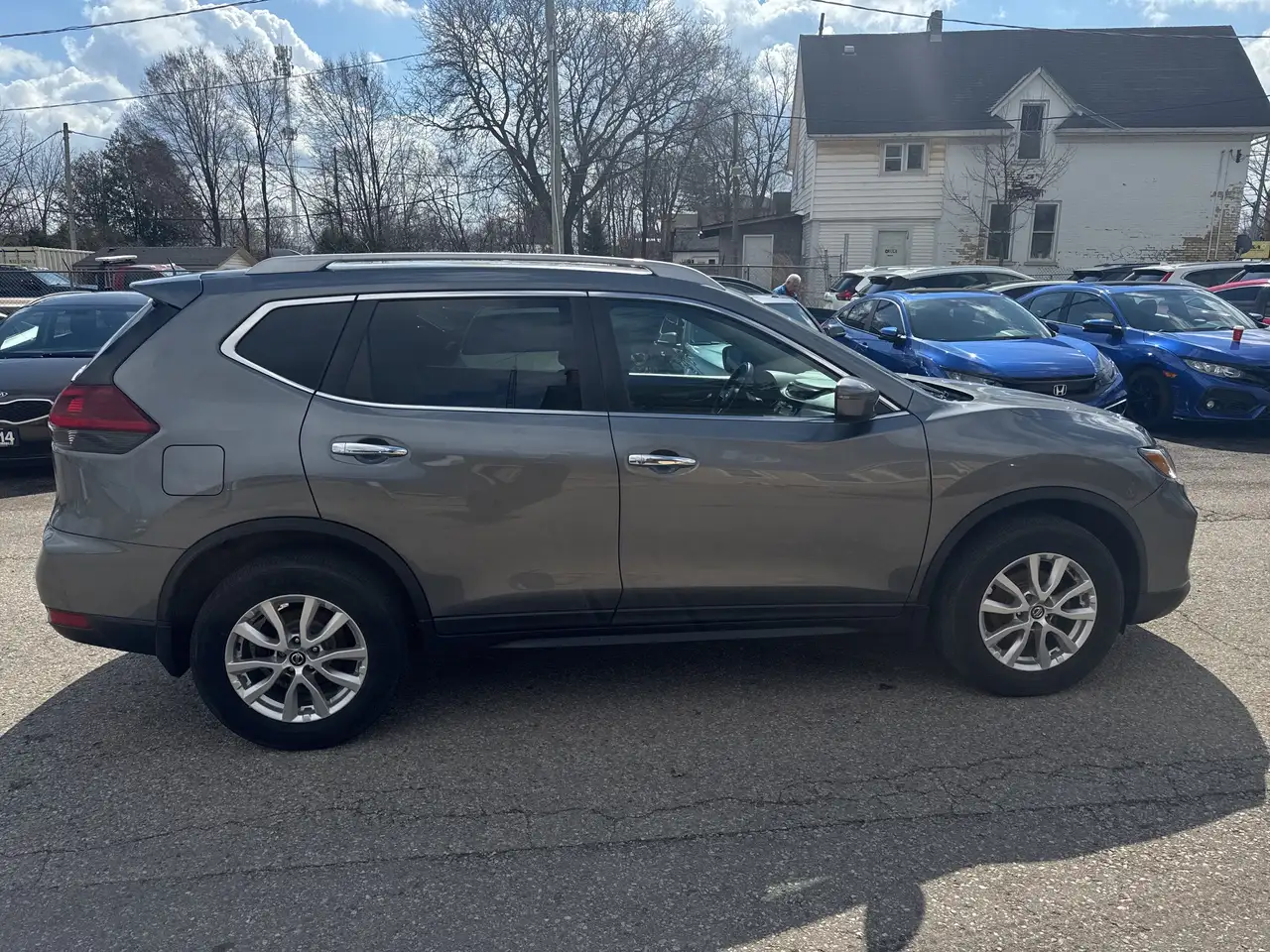 Nissan Rogue снимка Nissan Rogue